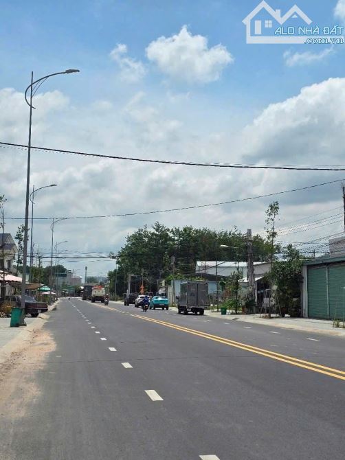 BÁN LÔ ĐẤT MT DX002 PHÚ MỸ NHỰA 18M. DT 10×47M TC 100M. GIÁ 30TR/M - 1