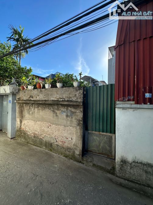 Chủ gửi bán mảnh đất 50m - mặt tiền 5m  Giá 4,1 tỷ .tổ 37 Bắc Cầu , Ngọc Thuỵ ô tô đỗ - 1
