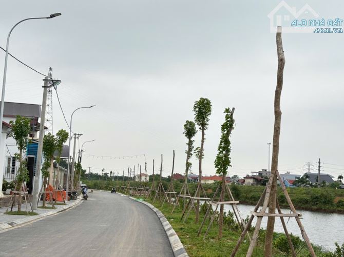 🌹🌹,ĐƯỜNG 2 NGÕ LỚN-Ô TÔ ĐỖ 2 BÊN-GIÁ CỰC HÓT-CHỈ 37TR/M2-500M ĐẾN CẦU THĂNG LONG-GẦN DỰ - 1
