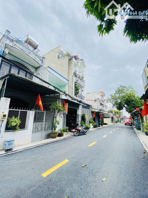 Nhà 4 tầng 72m2 MT kinh doanh sát Lê Thị Riêng - 1