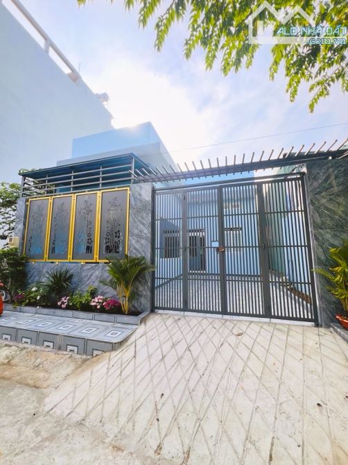 NHÀ SÂN VƯỜN – GARA Ô TÔ 7 CHỖ – NGANG BỀ THẾ 8M– KDC HOÀNG HOA, NGUYỄN BÌNH- GIÁ HƠN 6 TỶ - 1