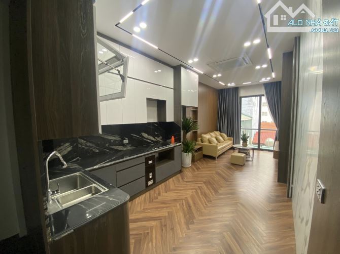 Nguyễn Văn Cừ - Long Biên, oto, thang máy, 6 tầng chỉ hơn 12 tỷ - 1