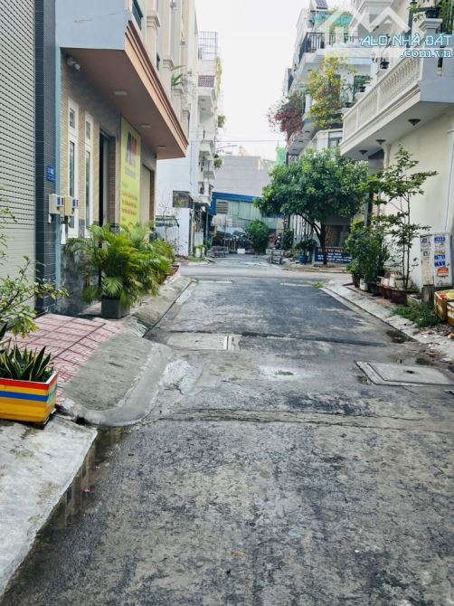 Gấp bán!Nhà siu đẹp chợ bình thành, btân 50m2x4 tầng,ô tô ngủ trong nhà ,shr chỉ 5.29tỷ tl - 1