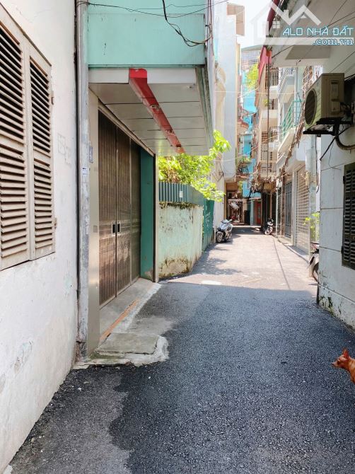 Bán nhà Hồng Mai 30m2, 2T, mt 3.5m oto đỗ cửa, đẹp phân lô, sổ vuông. Giá 7.5 tỷ - 1