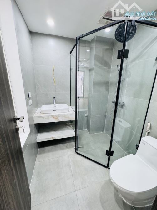 Bán nhà phố Gia Quất 40m2- 6 tầng - 12 tỷ, ô tô tránh, vỉa hè, gần Chung cư Homeland - 12