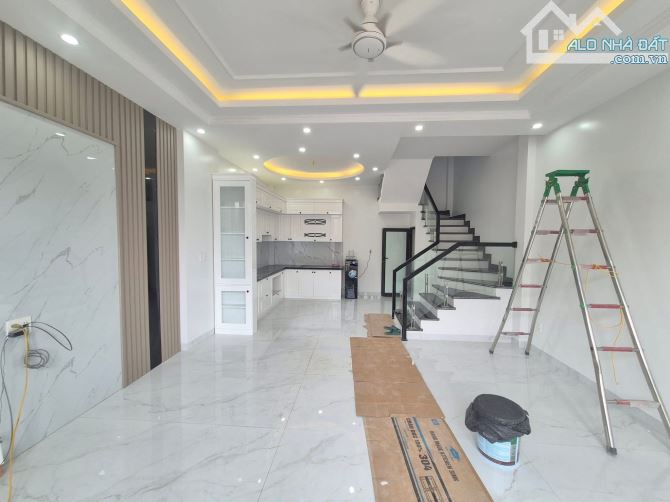 Bán siêu phẩm lô góc Nguyễn Trung Thành hơn 2 tỷ - 12