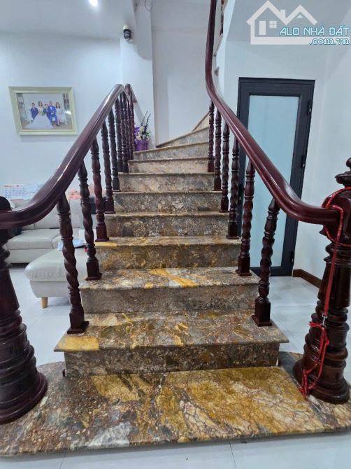 PHỐ KIM GIANG-ĐẠI KIM_KINH DOANH ĐỈNH_OTO ĐỖ CỬA_4 TẦNG_NỘI THẤT KHÁCH SẠN_45M_9 TỶ - 12