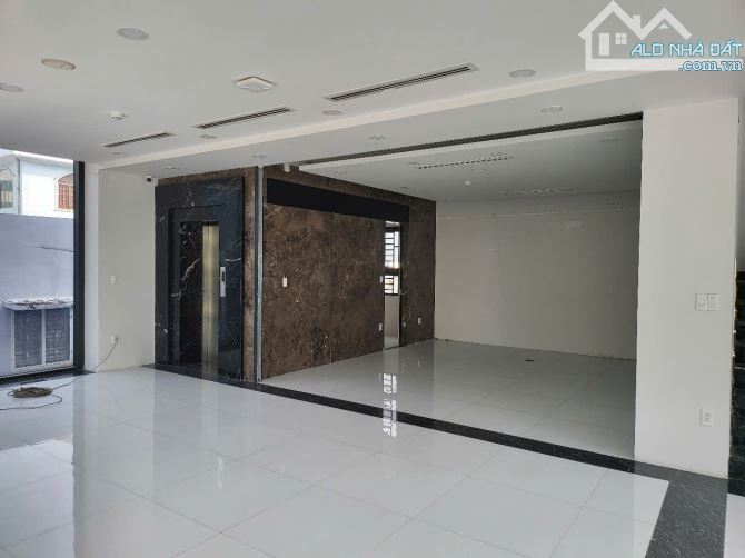 Cho thuê nhà nguyên căn mặt tiền đường Nguyễn Ái Quốc, tòa nhà rộng đẹp - 13