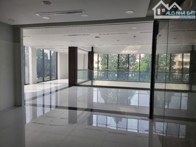 Cho thuê nhà nguyên căn mặt tiền đường Nguyễn Ái Quốc, tòa nhà rộng đẹp - 16