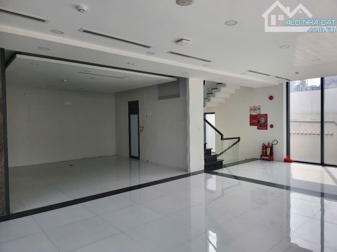 Cho thuê nhà nguyên căn mặt tiền đường Nguyễn Ái Quốc, tòa nhà rộng đẹp - 17