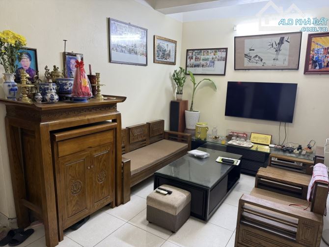 Bán nhà chung cư Toà CT3 Hoàng Cầu-DT 66 m2-VIEW THOÁNG-2 NGỦ-1 WC. - 2