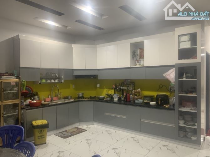 BÁN NHÀ 3 TẦNG 257 M2 NGANG 5.7 M MẶT TIỀN KINH DOANH ĐƯỜNG TRẦN HƯNG ĐẠO – DĨ AN - 17 TỶ - 2