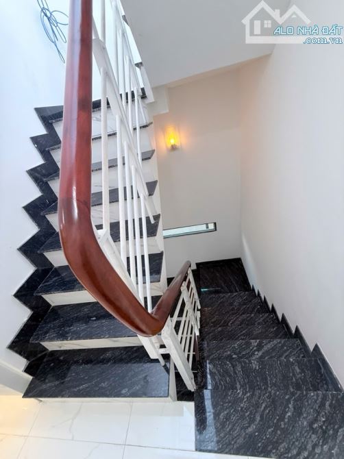Bán nhà Nguyễn Cửu Vân Bình Thạnh, 5 tầng, Full nội thất xịn sò, mặt tiền bự, chỉ 7.x tỷ - 2