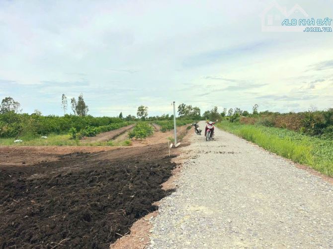 Hàng Vip, 500m2 đất vườn Chuyển Thổ View Kênh chỉ 390tr - 2