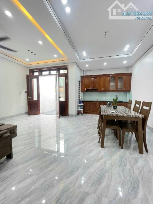 TRUNG TÂM PHÚC LỢI  - LONG BIÊN - GẦN CHỢ, TRƯỜNG HỌC CÁC  - TIỆN ÍCH BẠT NGÀN - 2