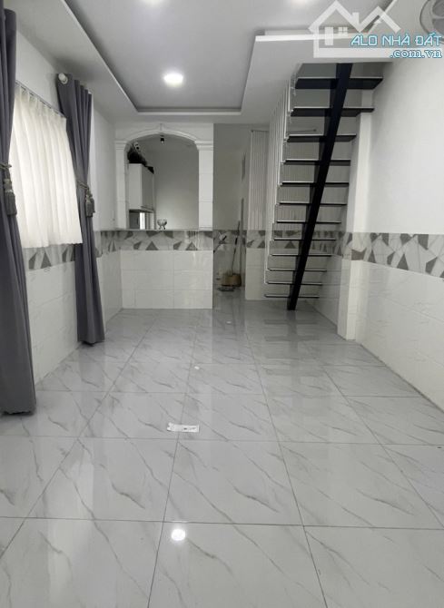 Bán nhà đẹp Tân Phú, 25,2m2_2 tầng- 2 PN- 3,1 Tỷ còn Thương lượng - 2