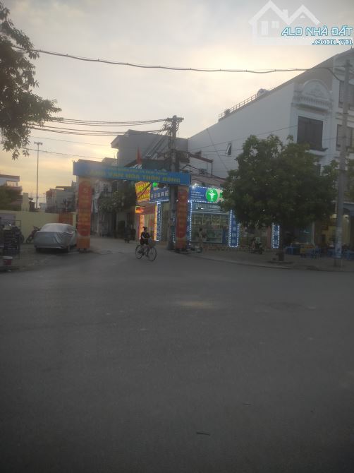 Cần bán gấp mảnh đất siêu đẹp -Tàm xá -đông anh HN DT 120m - giá chào 14,89ty - 2