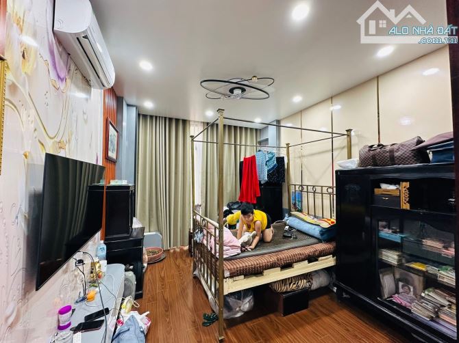 Thịnh Quang, 46m, 6ngủ, Ô tô, Hai thoáng, Ngõ thông, Sổ đẹp, Nhà mới full nội thất cao cấp - 2