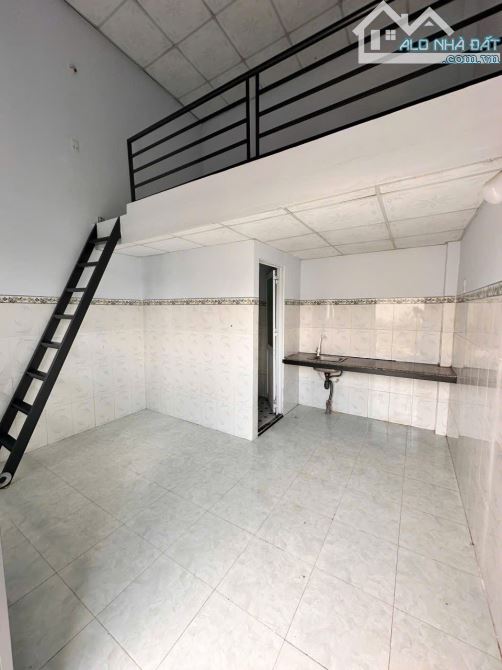 CHỦ KẸT TIỀN BÁN GẤP DÃY TRỌ 125M2-5 PHÒNG TRỌ-THU NHẬP 10TR-KHU DÂN CƯ TÂN ĐỨC - 2