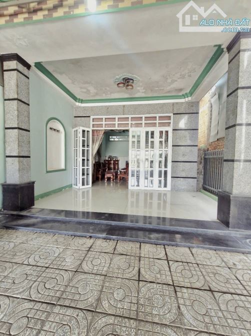 Bán 30 x 97 mặt tiền suối đá khe đon chỉ 155 tr/m - 2