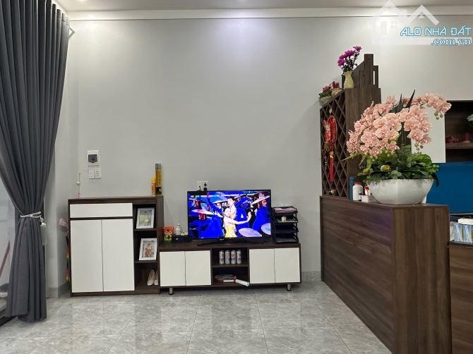 Nhà c4 3pn cuối ymoan rẽ trái - 2.250 - 2