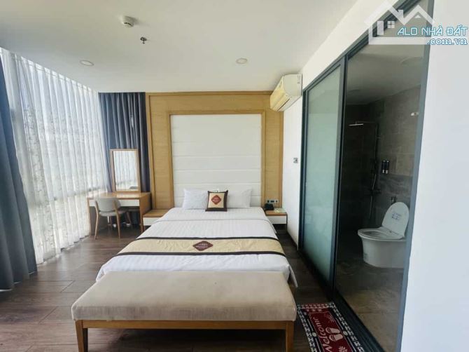 Bán Khách Sạn Tại Sơn Trà, View Sông Hàn, 22 Phòng, Dòng Tiền Ổn Định, Chỉ 32 Tỷ - 2