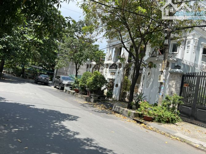 Bán biệt thự cũ khu An Lộc - Nguyễn Oanh, DT 14x17m, 2 tầng kiên cố, giá nay 21 tỷ. Gần MT - 2