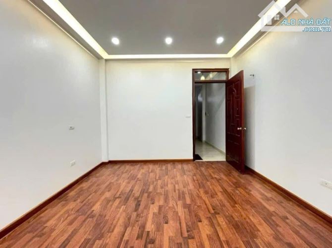 Bán nhà phố Nguyễn Đình Chiểu 45m2, 6T thang máy đẹp 2 thoáng gần Công viên giá 12 tỷ - 2