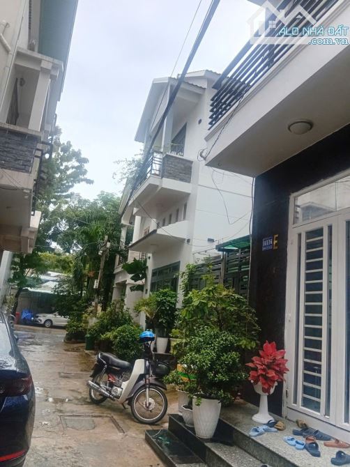 Xuất cảnh bán gấp nhà 4 tầng 8x12 gần ngay trung tâm hành chính quận 2 - 2