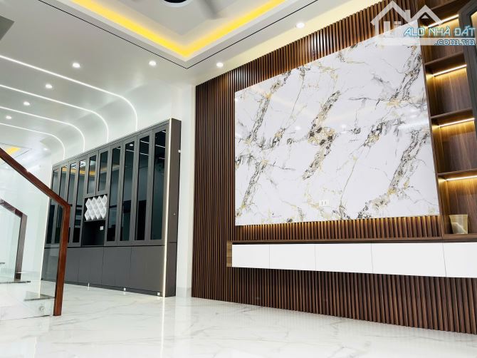 Bán nhà ngõ 129 đường Lộc Vượng, ô tô để trong sân, khu vực nói không với ngập lụt - 2