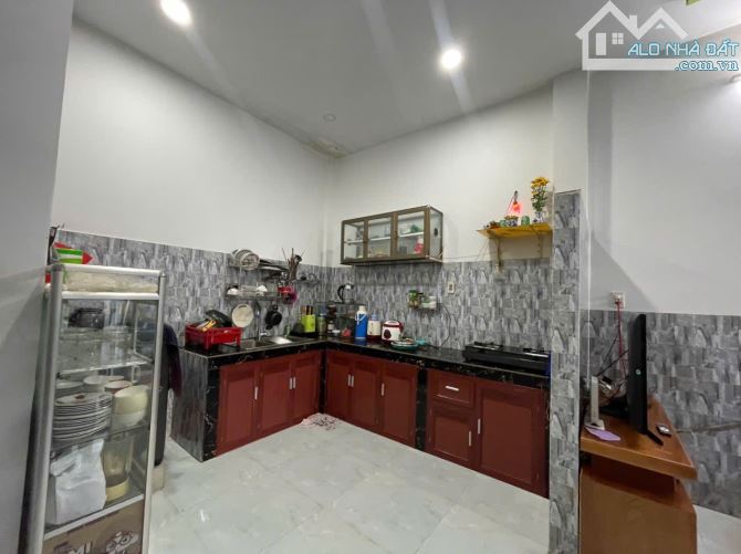 Gia đình cần bán nhà gần biển Nha Trang giá cực tốt! - 2