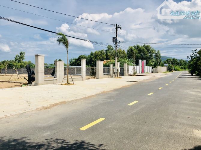 Lô biệt thự-ngay khu Phan Gia- Diện tích: 570m2- 10mx57m-60 thổ cư-xây rào+san lấp-giá 2tx - 2