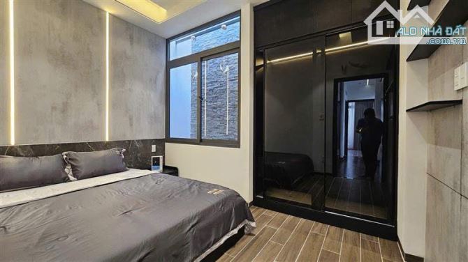 Sang căn nhà trung tâm Q7,  Phú Thuận, Nguyễn Văn Quỳ, 60m2, SD 200m2, 7 đồng - 2