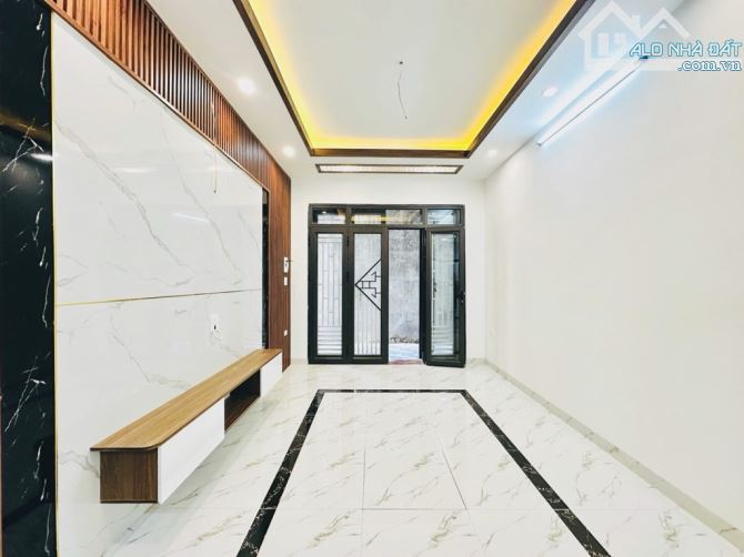Bán nhà phố giải phóng 42m2 5 tầng thang máy – Gần CQ chính quyền gần ô tô-  giá 8.85 tỷ - 2
