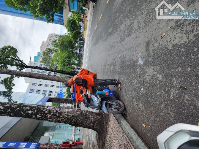 Bán Shophouse MT Nguyễn Thái Bình Q1 – Ngang 5.6m – Giá chỉ 21 tỷ gấp bán đi định cư. - 2