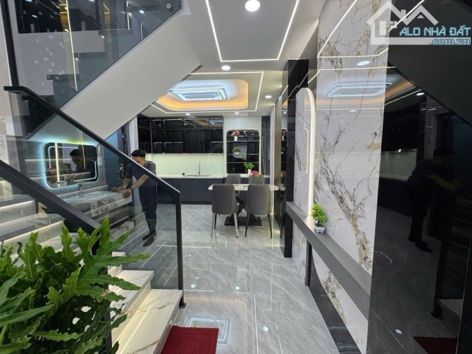 BÁN NHÀ ĐẸP LUNG LINH - 5 Tầng - Hương Lộ 2 - HXT (50m2) 4PN - Sổ 2025 –Chỉ 6.6 TỶ - - 2
