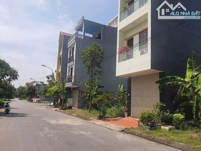 Bán lô 2 lô liền mặt đường đôi Nguyễn Đình Chiểu, nhìn khu phức hợp thể thao, Bò Sơn 3, tp - 2