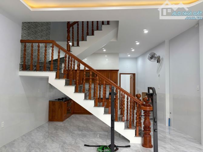 Bán nhà 1 trệt 2 lầu hoàn công ,Phường Tân Phong , Biên Hoà DTSD 190m2 giá 3,75tỷ - 2