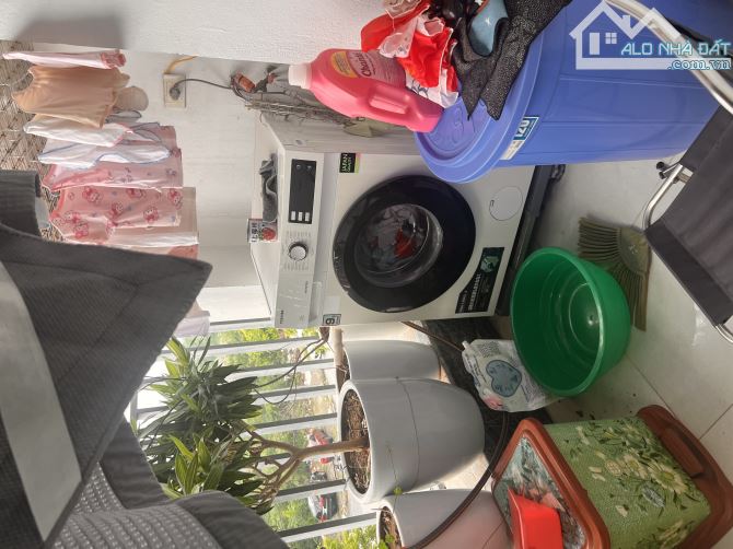Bán căn hộ 65m2 gồm 2 ngủ– Full nội thất, vị trí đẹp, giá mềm 2.x tỷ! - 2