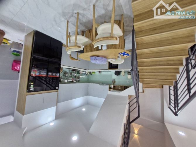 NHÀ BÁN: MỚI, ĐẸP LUNG LINH_ 3 TẦNG, 67M2_ GIÁ 7,38 TỶ - 2