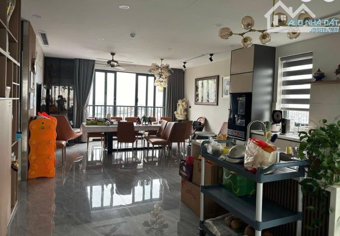 SIÊU PHẨM MẶT PHỐ NGUYỄN HOÀNG TÔN 169M2 x 9 TẦNG – SÁT CIPUTRA – DÒNG TIỀN 2,4 TỶ/NĂM - 2