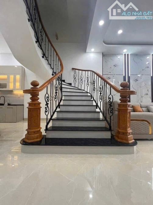 NHÀ Ở NGAY, 3 TẦNG, 5x30, HẺM 12M, VỈA HÈ, THỦ DẦU, 5 ĐỒNG TL - 2