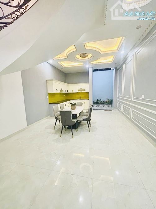 Mặt tiền nội bộ khu Tên Lửa - 4 tầng - 5m x 20m - 4PN - Đường 10m - 2