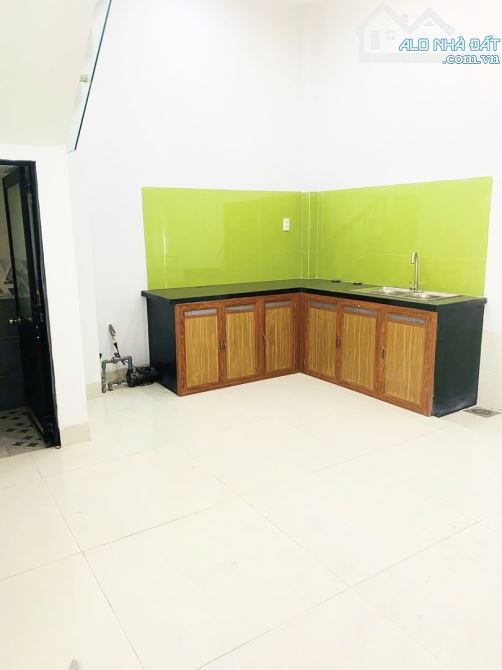 CHUYỂN NHƯỢNG NHÀ GÓC 3 TẦNG THOÁNG, 49,3m2 n:4,8m, ĐƯỜNG Ô TÔ LÊ CÔNG MIỄN, QUI NHƠN - 2