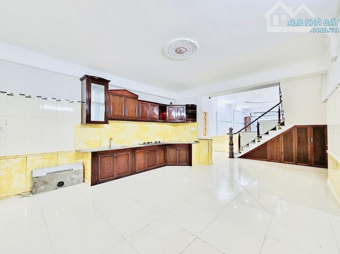Mặt tiền nội bộ khu Tên Lửa - Chợ Da Sà - 4 tầng - 5m x 20m - Đường 10m thông - 2
