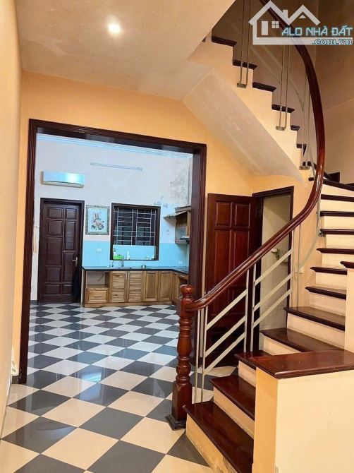 PHẢI NHANH MỚI KỊPPPP Bán ĐẤT tặng nhà Hai Bà Trưng 30m² - KINH DOANH, Ô TÔ ĐỖ CỬA – ĐƯỜNG - 2