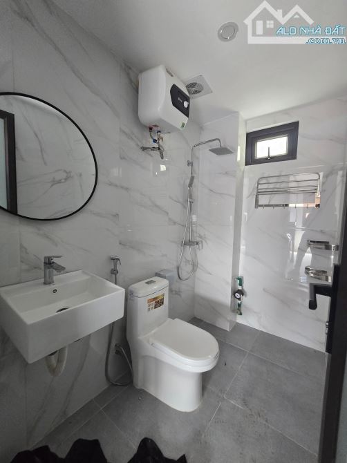 BÁN NHÀ CĂN HỘ KHÉP KÍN 6 TẦNG THANG MÁY  ,DOANH THU GẦN 30TR/THÁNG, GIÁ CHỈ 8,3 TỶ - 2
