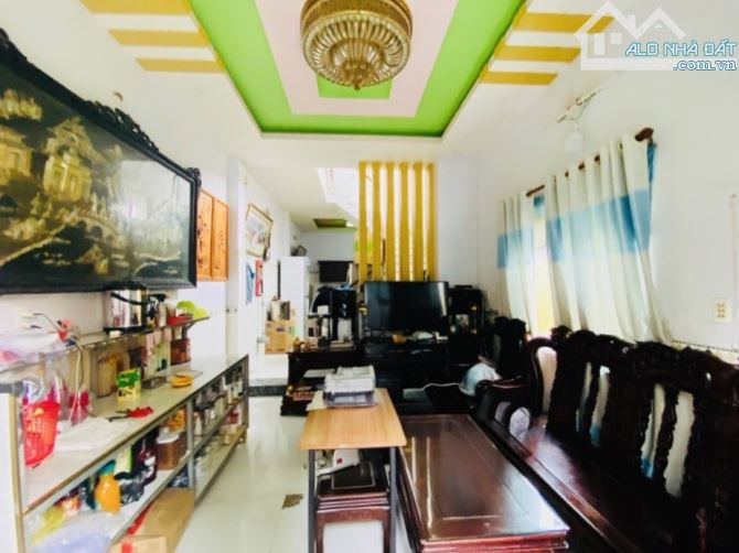 Nhà 4 tầng 72m2 MT kinh doanh sát Lê Thị Riêng - 2