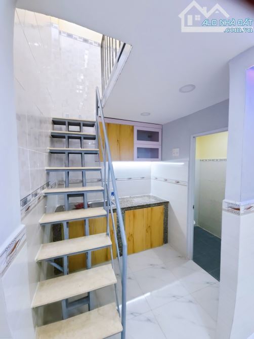 SAU CĂN MẶT TIỀN - HẺM XE HƠI TRÁNH CÁCH 15M - NHÀ MỚI VÀO Ở NGAY. - 2