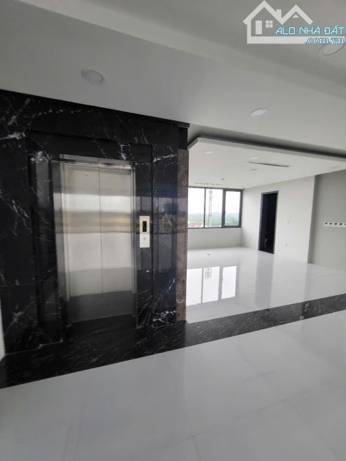 Cho thuê nhà nguyên căn mặt tiền đường Nguyễn Ái Quốc, tòa nhà rộng đẹp - 25